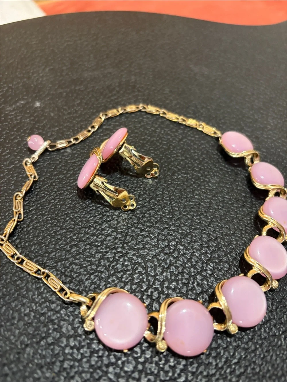 LISNER  1950 - 1960’s gold‑Tone Pink Cabochon Necklace and Earring Set